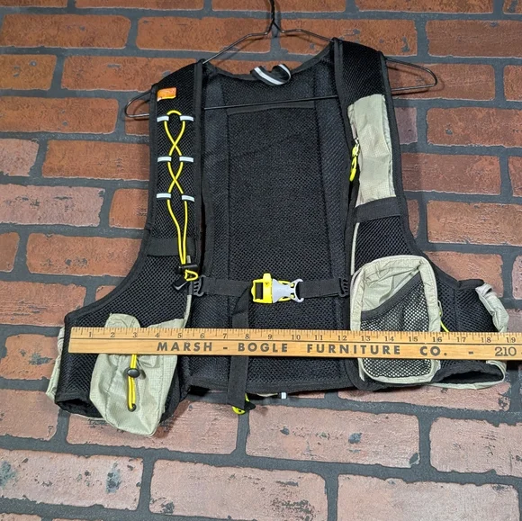 Trail Running Vest - Local Lion - Picture 11 of 14